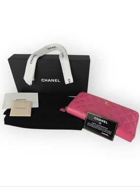 Chanel Pink Quilted Caviar Leather Zipped Wallet W/ Black Card Box & Dust Bag